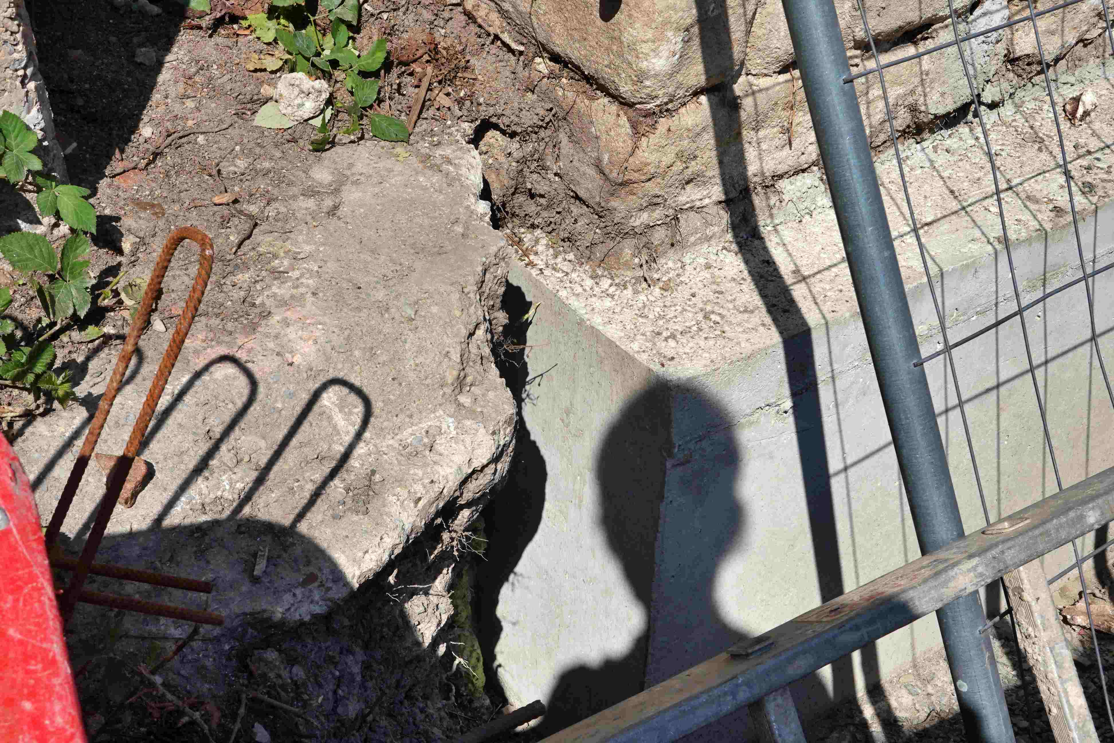 20250809_UGL_Baustelle-Abriss_Scheune-Fundament%20%2836%29_bearb-500kb